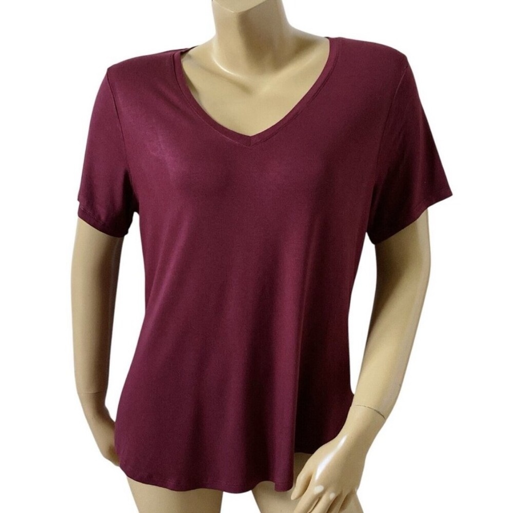 🌻3/$20 🆕 Old Navy Luxe Burgundy Red V-Neck Super Soft Tee Shirt, Size M - Picture 4 of 16